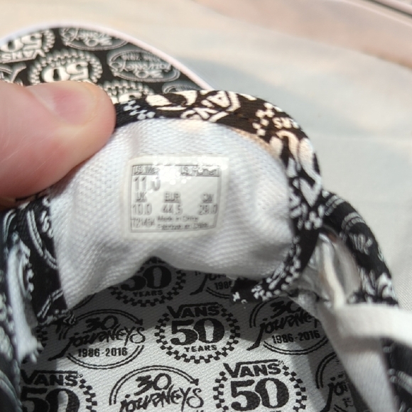 Vans Black and White 50 Years/30 Years Journeys Pattern Sneakers - Picture 13 of 16